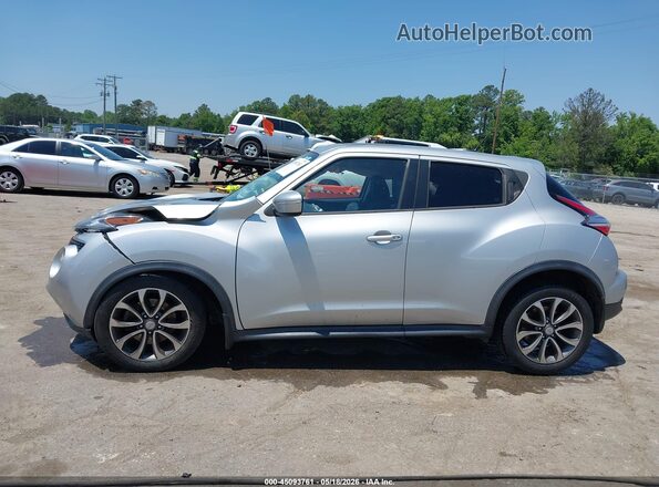 JN8AF5MV8HT750170 2017 NISSAN JUKE Silver Widok wnętrza 360 stopni