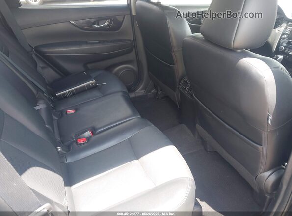 JN8AT2MT1JW467734 2018 NISSAN ROGUE Black VIN կոդի պիտակի տեսք