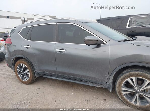 JN8AT2MT1KW268653 2019 NISSAN ROGUE Серебряный Вид задней части салона
