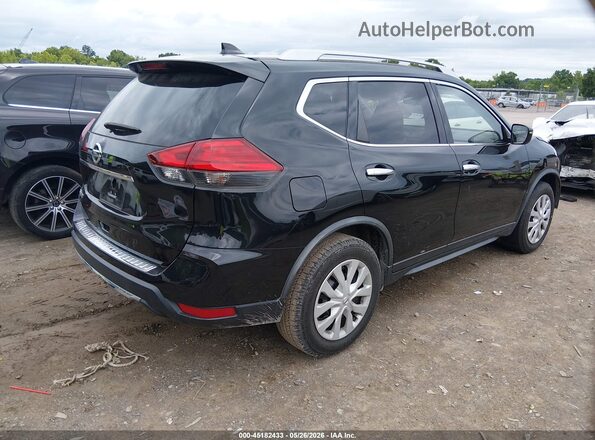 JN8AT2MT2HW393962 2017 NISSAN ROGUE Черный Задняя правая четверть