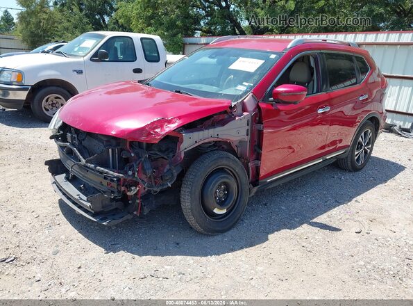 JN8AT2MT2HW401574 2017 NISSAN ROGUE Red Vista tres cuartos delantera izquierda