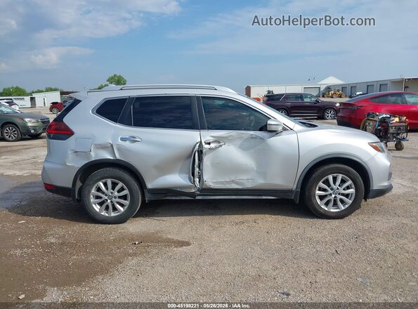 JN8AT2MT4LW014727 2020 NISSAN ROGUE Серебряный Вид задней части салона