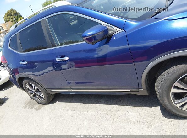 JN8AT2MT5JW458096 2018 NISSAN ROGUE Blue Rear interior view