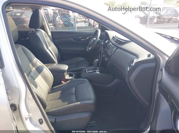 JN8AT2MT7HW402574 2017 NISSAN ROGUE Silver 