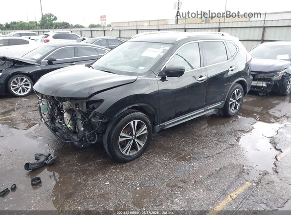 JN8AT2MT7JW466538 2018 NISSAN ROGUE Черный Передняя левая четверть