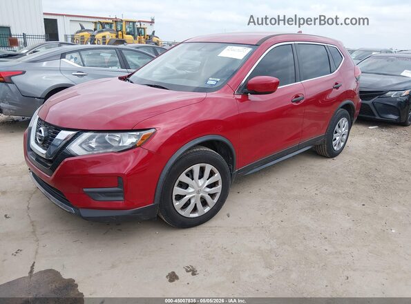 JN8AT2MT8HW387700 2017 NISSAN ROGUE Red Vista tres cuartos delantera izquierda