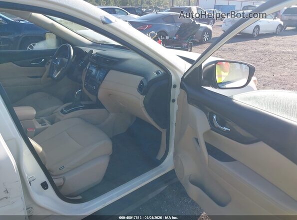 JN8AT2MT9HW153159 2017 NISSAN ROGUE White Սալոնի դիմացի տեսք