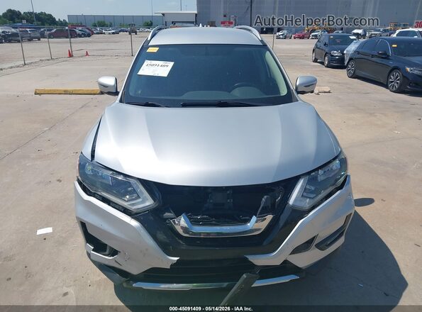 JN8AT2MT9JW451894 2018 NISSAN ROGUE Silver Vista interior trasera
