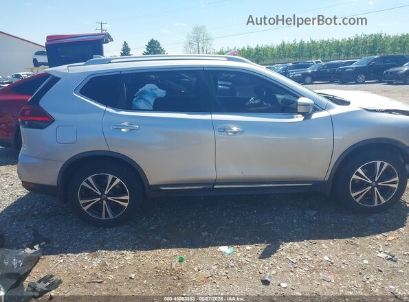 JN8AT2MTXJW466792 2018 NISSAN ROGUE Green Սալոնի հետևի տեսք