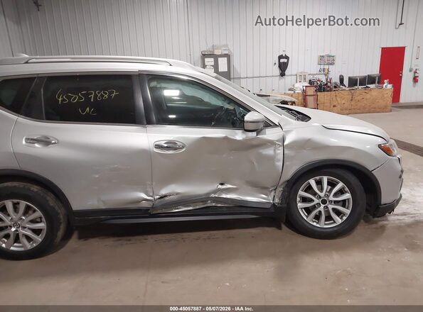 JN8AT2MV2HW285763 2017 NISSAN ROGUE Серебряный Вид спереди