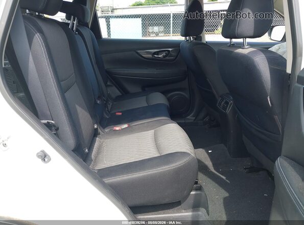 JN8AT2MV3HW013688 2017 NISSAN ROGUE White 