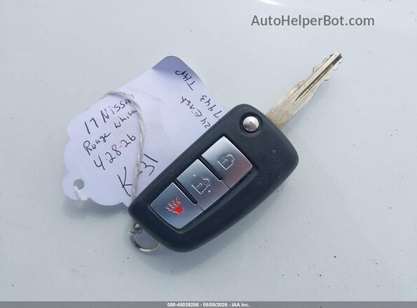 JN8AT2MV3HW013688 2017 NISSAN ROGUE White 