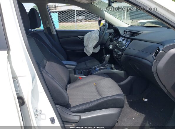 JN8AT2MV3HW013688 2017 NISSAN ROGUE White 