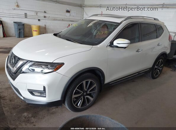 JN8AT2MV5JW304876 2018 NISSAN ROGUE White წინა მარცხენა ხედი სამი მეოთხედიდან