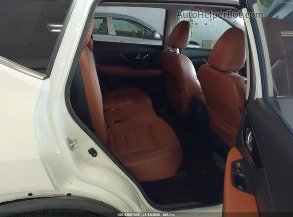 JN8AT2MV5JW304876 2018 NISSAN ROGUE White VIN კოდის სტიკერის ხედი