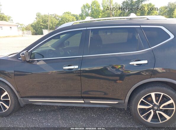 JN8AT2MV8JW352906 2018 NISSAN ROGUE Black 