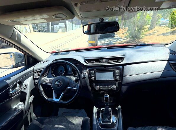 JN8AT2MVXHW009640 2017 NISSAN ROGUE Red 