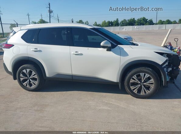 JN8AT3BA3MW017515 2021 NISSAN ROGUE White Rear interior view