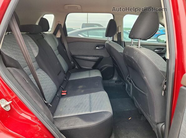 JN8AT3BA4MW003574 2021 NISSAN ROGUE Red Rear seats view