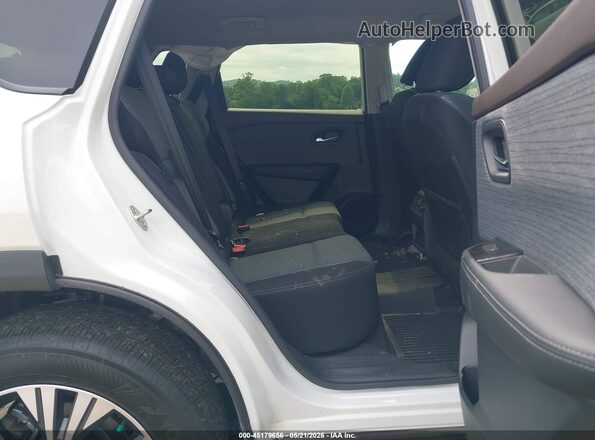 JN8BT3BA8PW425940 2023 NISSAN ROGUE White VIN კოდის სტიკერის ხედი