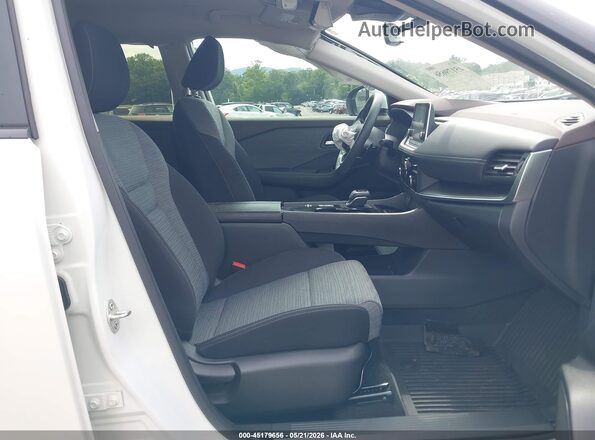 JN8BT3BA8PW425940 2023 NISSAN ROGUE White წინა სალონის ხედი
