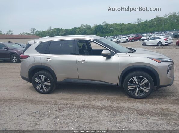 JN8BT3CB0RW444086 2024 NISSAN ROGUE Champagne Vista interior trasera