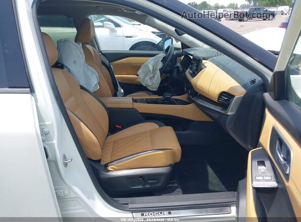 JN8BT3DC4PW104315 2023 NISSAN ROGUE White Widok wnętrza z przodu