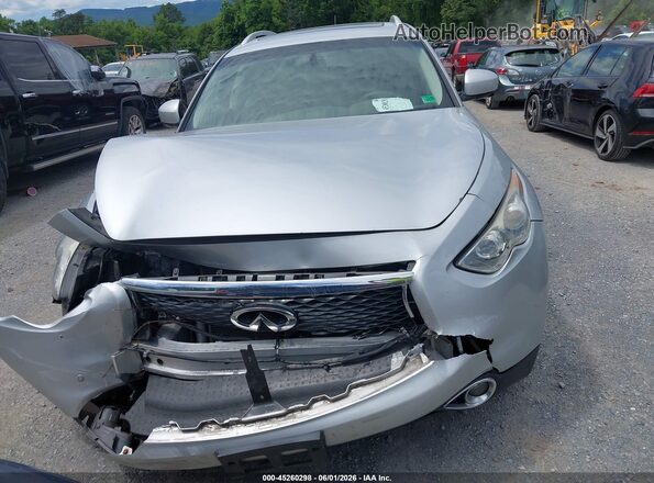JN8CS1MW2HM413459 2017 INFINITI QX70 Silver Widok wnętrza z tyłu