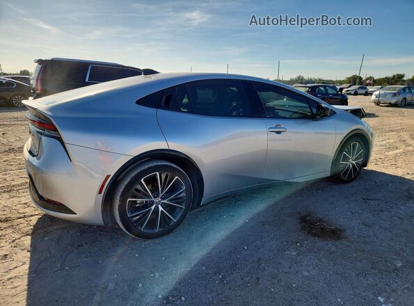 JTDACAAUXR3043646 2024 TOYOTA LE Silver 