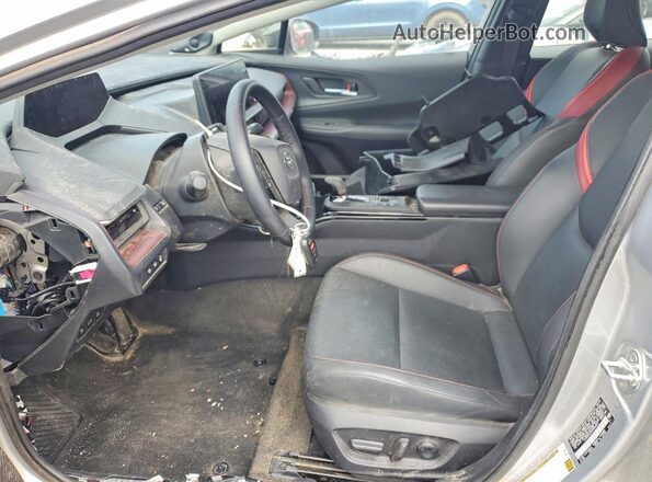 JTDACACU2R3030063 2024 TOYOTA PRIUS Silver Front interior view