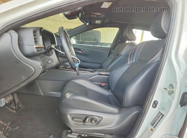 JTDAFAAF3S3012527 2025 TOYOTA CROWN White Front interior view