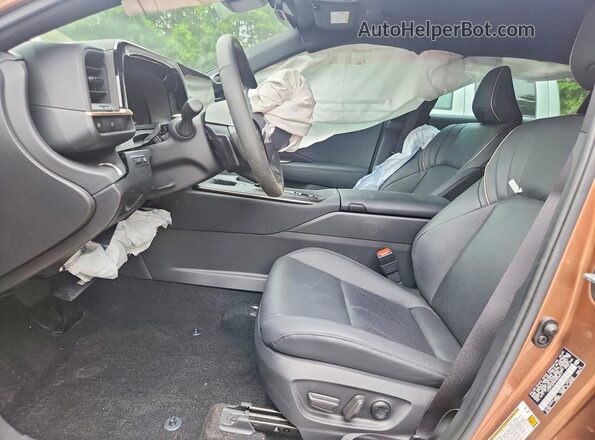 JTDAFAAF5P3002217 2023 TOYOTA CROWN Brown Սալոնի դիմացի տեսք