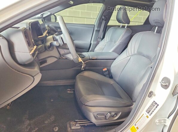 JTDAFAAF9R3005270 2024 TOYOTA CROWN Белый Вид салона спереди