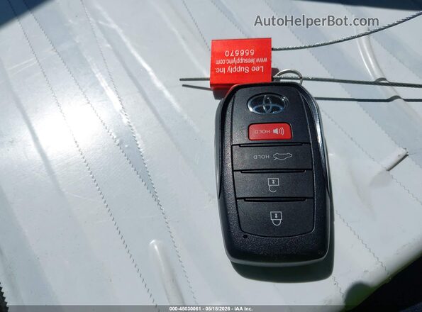 JTDB4MEE3S3032046 2025 TOYOTA COROLLA Silver Widok deski rozdzielczej