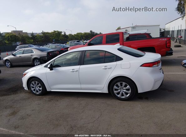 JTDB4MEE9RJ016486 2024 TOYOTA COROLLA White Սալոնի 360 աստիճան տեսք
