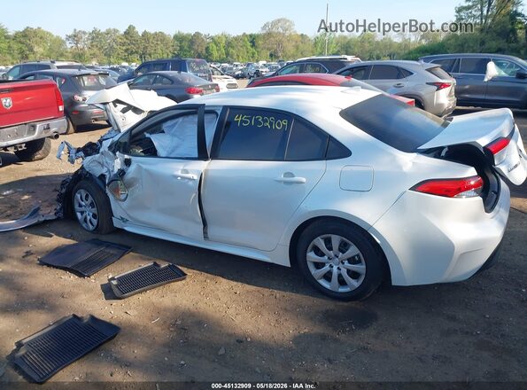 JTDBCMFE3T3134417 2026 TOYOTA COROLLA HYBRID White Вид задньої частини салону