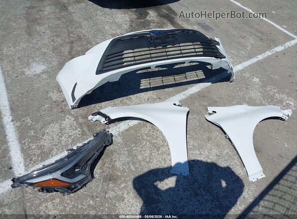 JTDBCMFE5R3038720 2024 TOYOTA LL White 