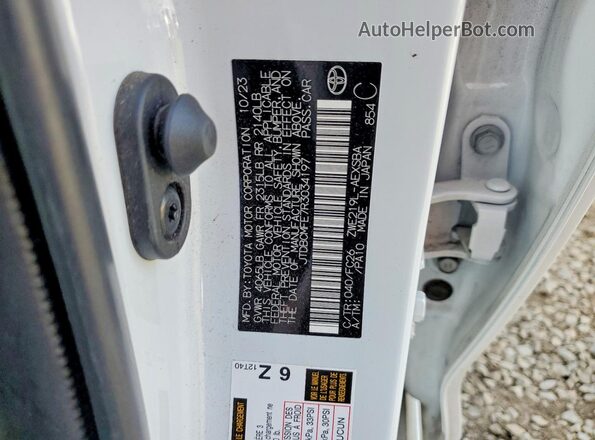 JTDBCMFE7R3034197 2024 TOYOTA COROLLA White 