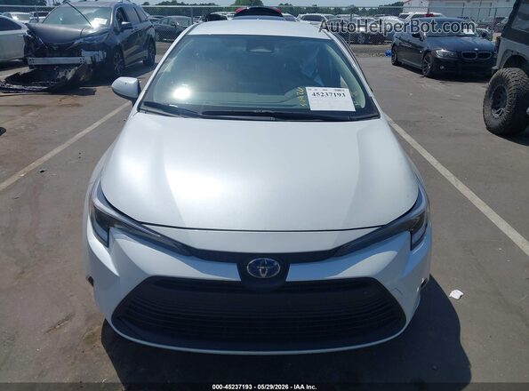 JTDBCMFE7S3070123 2025 TOYOTA COROLLA White Вид задньої частини салону