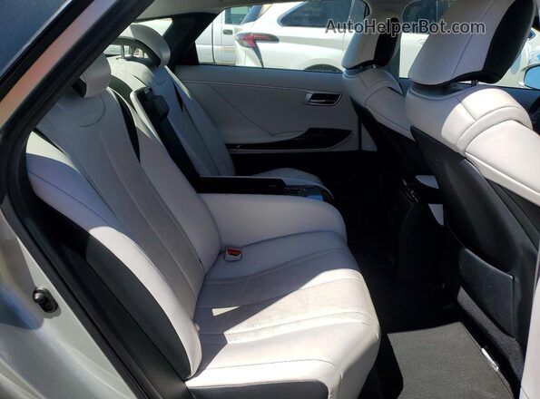 JTDBVRBD7HA003496 2017 TOYOTA MIRAI Silver Widok tylnych siedzeń