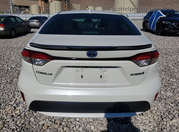 JTDEAMDE2MJ015034 2021 TOYOTA COROLLA White 