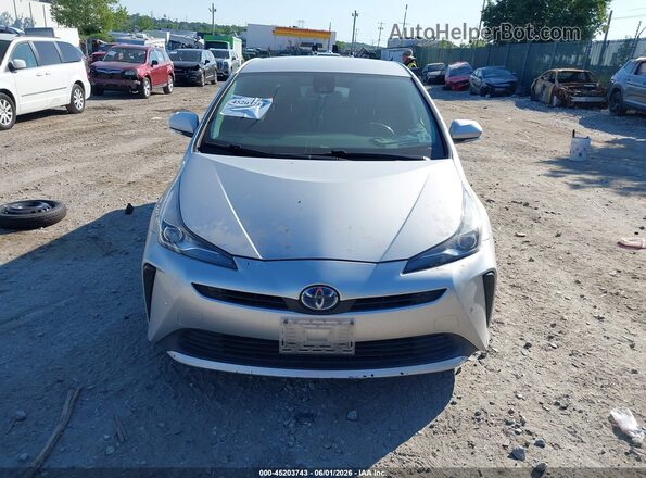 JTDKAMFUXM3135479 2021 TOYOTA PRIUS Серебряный Вид задней части салона