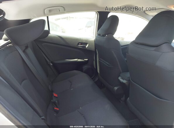 JTDKAMFUXN3186384 2022 TOYOTA PRIUS Silver VIN კოდის სტიკერის ხედი