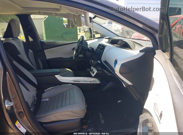 JTDKARFU3G3526569 2016 TOYOTA PRIUS Gray Front interior view
