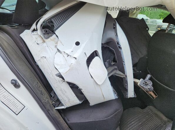 JTDKARFU9L3108754 2020 TOYOTA PRIUS White უკანა სავარძლების ხედი