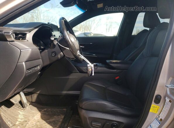 JTEAAAAH9MJ073407 2021 TOYOTA VENZA Silver Widok wnętrza z przodu