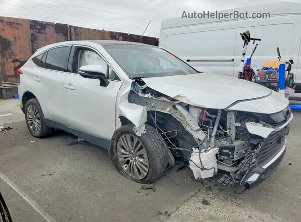 JTEAAAAH9PJ146019 2023 TOYOTA VENZA White 