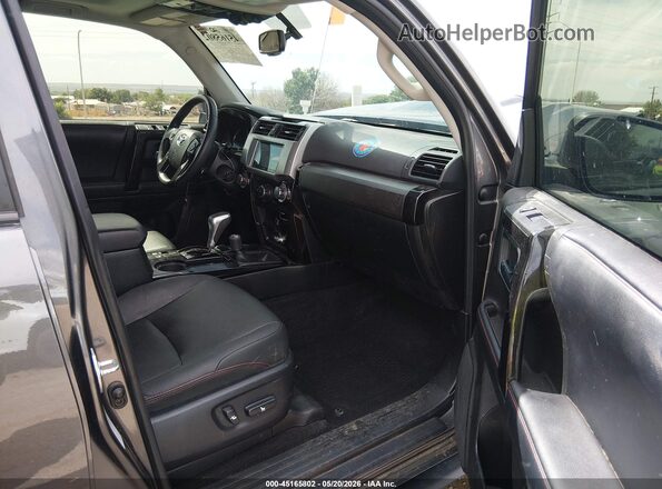 JTEBU5JR2K5665328 2019 TOYOTA 4RUNNER Gray Front interior view