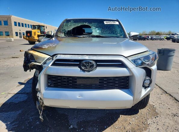 JTEBU5JR2L5785602 2020 TOYOTA 4RUNNER Серебряный 