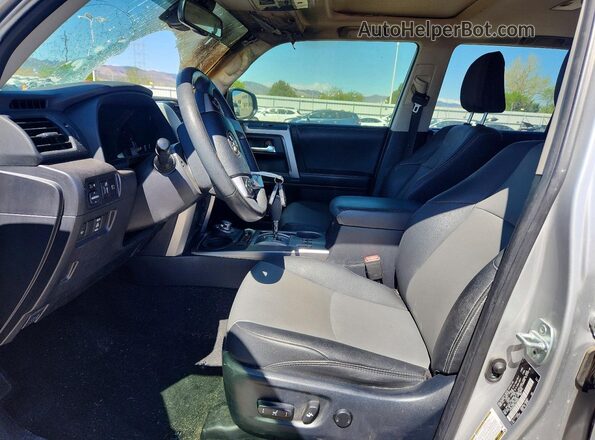 JTEBU5JR2L5785602 2020 TOYOTA 4RUNNER Серебряный 